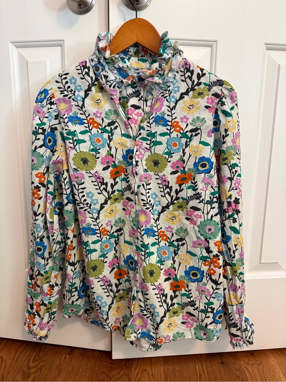 Ro's Garden Long Sleeve Button Front Blouse Top in "Botanic Multi" print Size M